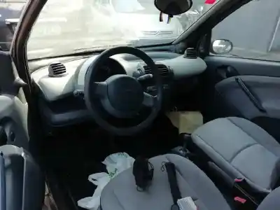 Veículo de Sucata smart micro compact car 0.6 do ano 2001 alimentado g11