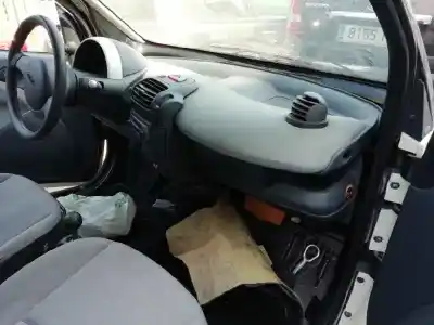 Veículo de Sucata smart micro compact car 0.6 do ano 2001 alimentado g11