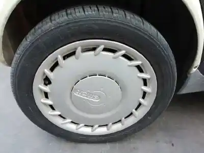 Veículo de Sucata smart micro compact car 0.6 do ano 2001 alimentado g11