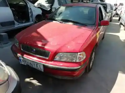 Veículo de Sucata volvo                                              s40 berlina                                                                                                                                                                                                                                                1.8i                                                                                                                                                                                                                                                       do ano 1999 alimentado b4184sm