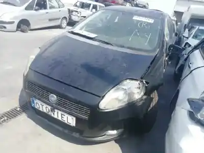 Véhicule à la ferraille FIAT GRANDE PUNTO (199_) 1.3 D MULTIJET (199.AXD11, 199.AXD1A, 199.AXD1B,... de l'année 2007 alimenté 199A3000