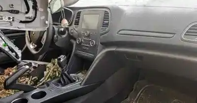 Veículo de Sucata renault megane iv berlina 5p limited do ano 2018 alimentado h5h b4