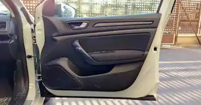 Veículo de Sucata renault megane iv berlina 5p limited do ano 2018 alimentado h5h b4