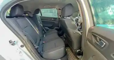 Veículo de Sucata renault megane iv berlina 5p limited do ano 2018 alimentado h5h b4