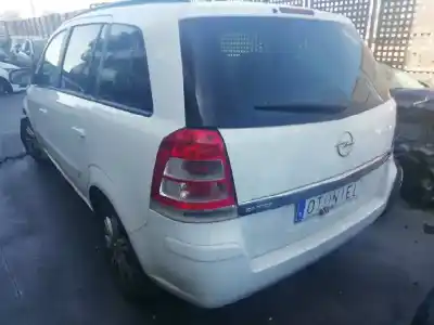 Veicolo di demolizione opel zafira b enjoy plus dell'anno 2012 alimentato a17dtr