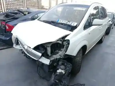 Veicolo di demolizione opel zafira b enjoy plus dell'anno 2012 alimentato a17dtr