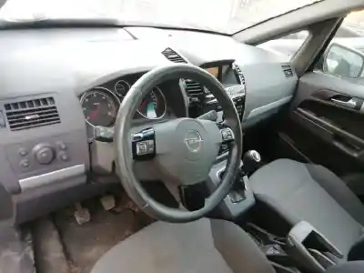 Veicolo di demolizione opel zafira b enjoy plus dell'anno 2012 alimentato a17dtr