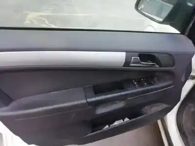 Veicolo di demolizione opel zafira b enjoy plus dell'anno 2012 alimentato a17dtr