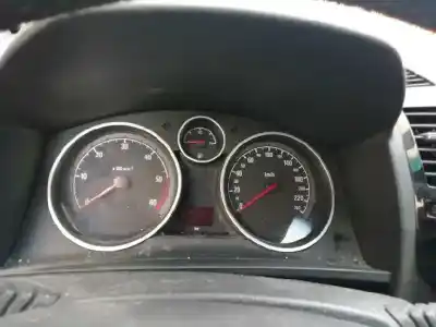 Veicolo di demolizione opel zafira b enjoy plus dell'anno 2012 alimentato a17dtr