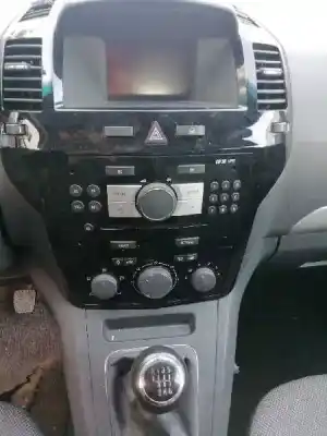 Veicolo di demolizione opel zafira b enjoy plus dell'anno 2012 alimentato a17dtr