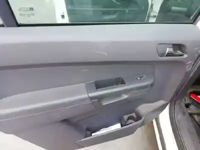 Veicolo di demolizione opel zafira b enjoy plus dell'anno 2012 alimentato a17dtr