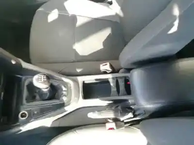 Veicolo di demolizione ford focus lim. (cb8) trend dell'anno 2015 alimentato m1da