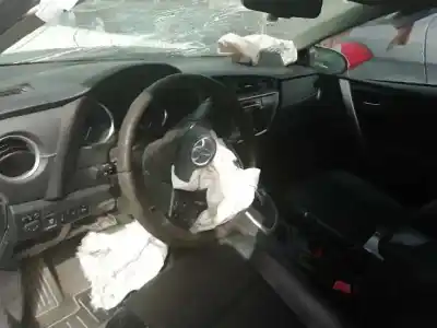 Veículo de Sucata toyota auris hybrid active do ano 2014 alimentado 2zr