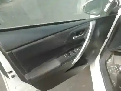 Veículo de Sucata toyota auris hybrid active do ano 2014 alimentado 2zr