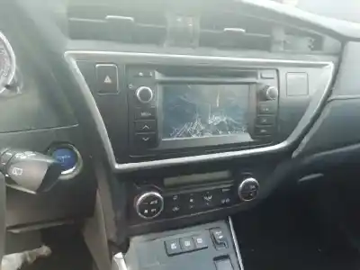 Veículo de Sucata toyota auris hybrid active do ano 2014 alimentado 2zr