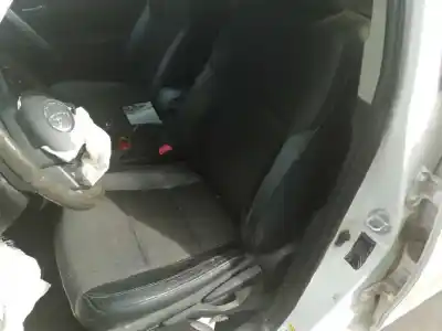 Veículo de Sucata toyota auris hybrid active do ano 2014 alimentado 2zr