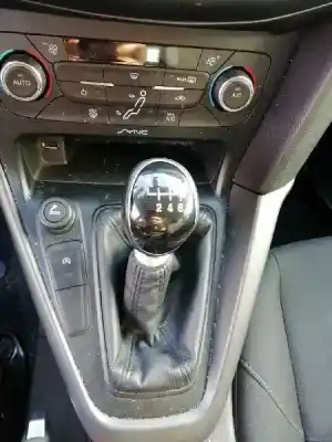 Veicolo di demolizione ford focus lim. (cb8) trend dell'anno 2015 alimentato m1da