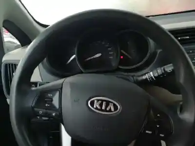 Veicolo di demolizione kia rio basic dell'anno 2012 alimentato g4la