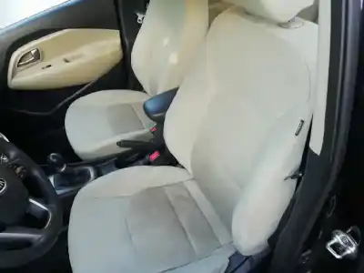 Veicolo di demolizione kia rio basic dell'anno 2012 alimentato g4la