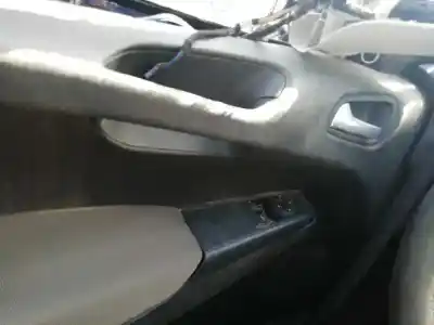 Veículo de Sucata ford tourneo courier (c4a) trend do ano 2017 alimentado sfcd