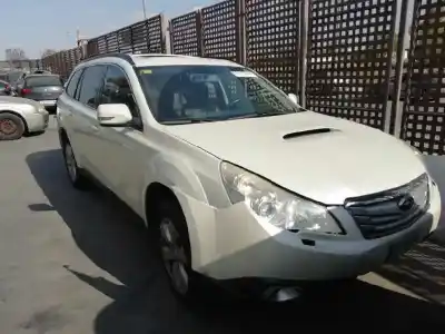 Sloopvoertuig subaru legacy kombi/outback b14 outback limited van het jaar 2009 aangedreven ee20