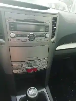 Sloopvoertuig subaru legacy kombi/outback b14 outback limited van het jaar 2009 aangedreven ee20