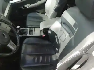 Sloopvoertuig subaru legacy kombi/outback b14 outback limited van het jaar 2009 aangedreven ee20