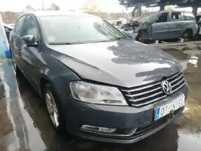 Vehículo de desguace VOLKSWAGEN PASSAT LIM. (362) Edition del año 2014 con motor CAXA