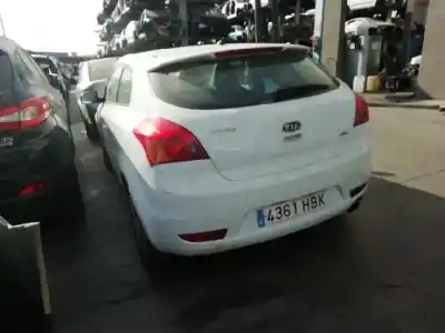 Veículo de Sucata kia pro_cee´d drive do ano 2011 alimentado d4fb