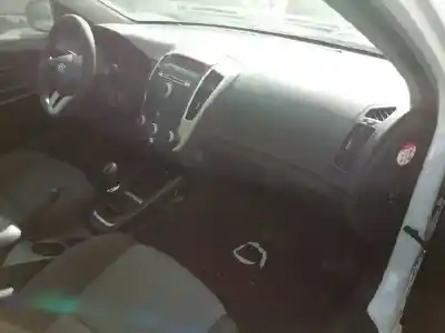 Veículo de Sucata kia pro_cee´d drive do ano 2011 alimentado d4fb