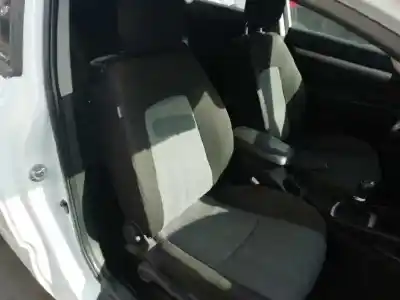 Veículo de Sucata kia pro_cee´d drive do ano 2011 alimentado d4fb