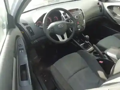 Veículo de Sucata kia pro_cee´d drive do ano 2011 alimentado d4fb