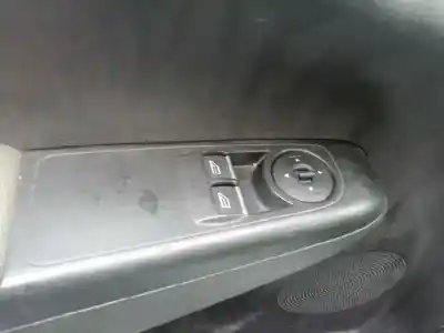 Veículo de Sucata ford tourneo courier (c4a) titanium do ano 2017 alimentado sfcd