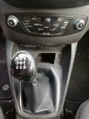 Veículo de Sucata ford tourneo courier (c4a) titanium do ano 2017 alimentado sfcd