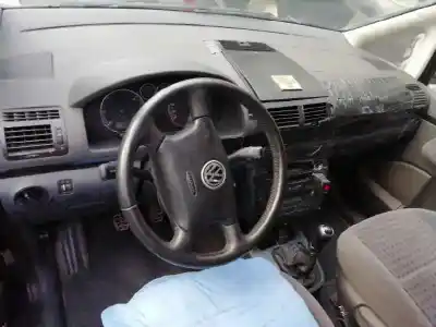 Veículo de Sucata volkswagen sharan (7m6/7m9) comfortline do ano 2001 alimentado auy
