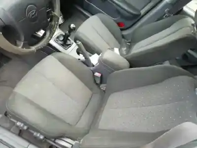 Vehicul casat hyundai elantra (xd) 2.0 crdi comfort al anului 2002 alimentat d4ea