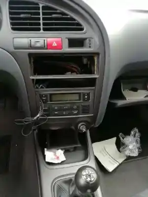 Vehicul casat hyundai elantra (xd) 2.0 crdi comfort al anului 2002 alimentat d4ea