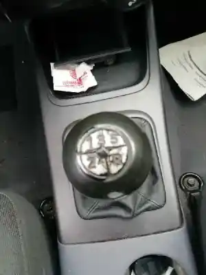 Vehicul casat hyundai elantra (xd) 2.0 crdi comfort al anului 2002 alimentat d4ea