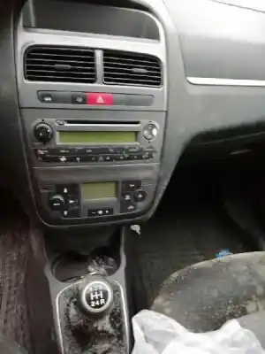 Vehicul casat fiat linea (110) dynamic al anului 2008 alimentat 198a4000