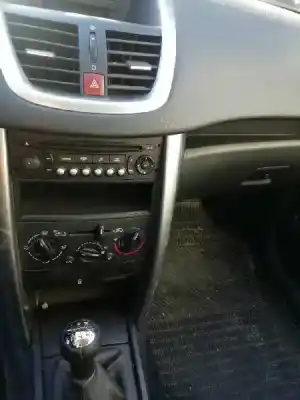 Veículo de Sucata peugeot 207 sw confort do ano 2007 alimentado 8fs