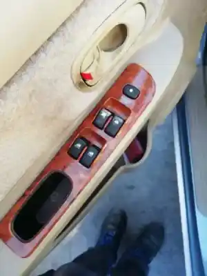 Veículo de Sucata kia carens 1.8 monovolumen do ano 2002 alimentado g/tb