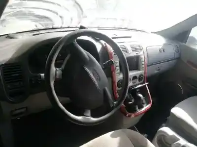 Sloopvoertuig kia carnival ii (gq) 2.9 crdi van het jaar 2004 aangedreven j3