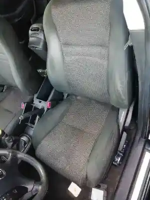 Veículo de Sucata toyota avensis (_t25_) 2.0 d-4d (adt250_) do ano 2006 alimentado 1adftv