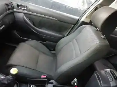 Veículo de Sucata toyota avensis (_t25_) 2.0 d-4d (adt250_) do ano 2006 alimentado 1adftv