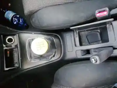 Veículo de Sucata toyota avensis (_t25_) 2.0 d-4d (adt250_) do ano 2006 alimentado 1adftv