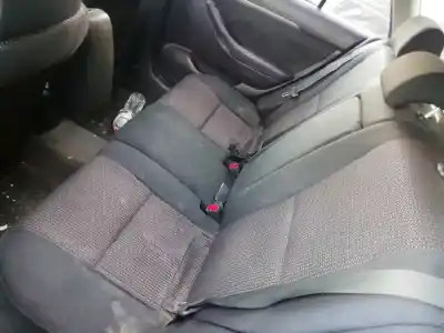 Veículo de Sucata toyota avensis (_t25_) 2.0 d-4d (adt250_) do ano 2006 alimentado 1adftv