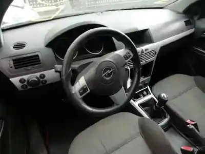 Здавання транспортного засобу opel astra gtc enjoy року 2005 потужний z14xep