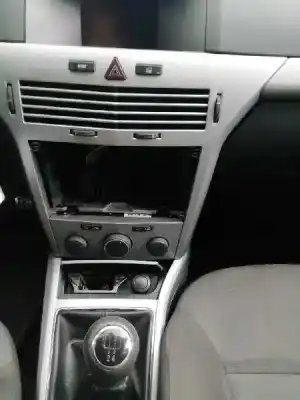 Здавання транспортного засобу opel astra gtc enjoy року 2005 потужний z14xep