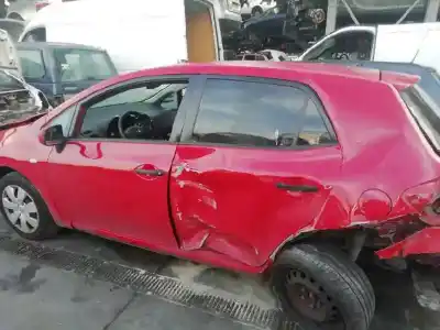 Veículo de Sucata toyota auris active do ano 2008 alimentado 1ndtv