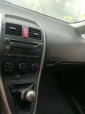 Veículo de Sucata toyota auris active do ano 2008 alimentado 1ndtv